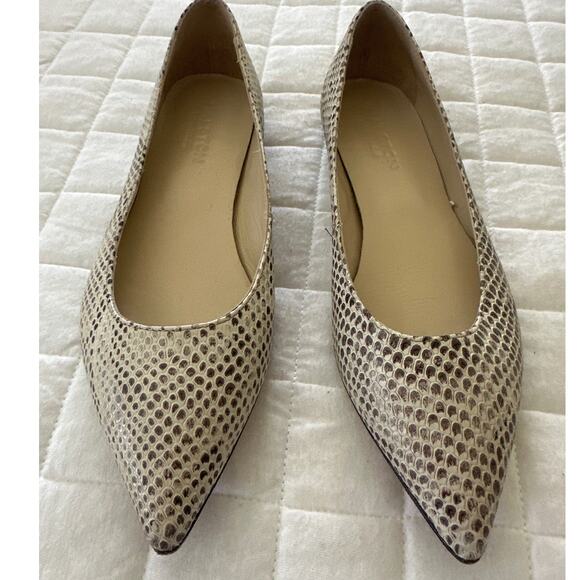 HALSTON HERITAGE Womens Flats Grey Snakeskin Pointy Toe Vero Cuoio | 37 US 7 - Picture 1 of 10
